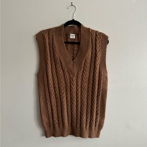 Aritzia Sweater Vest in size 1